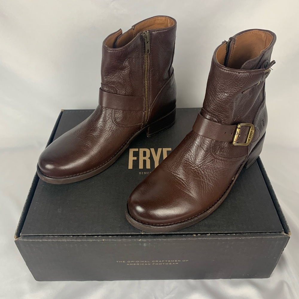 FRYE Woman’s Vicky Leather Round Toe Ankle Boots - Picture 4 of 12